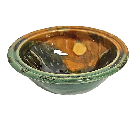 Signed Gatlinburg Judy Jones Pottery Bowl with Bear Green Tan No Chip Cracks - Picture 2 of 8